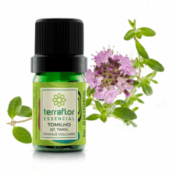 Mockup do frasco de óleo essencial Tomilho (Thymus vulgaris) qt. Timol Terra Flor com imagem da planta